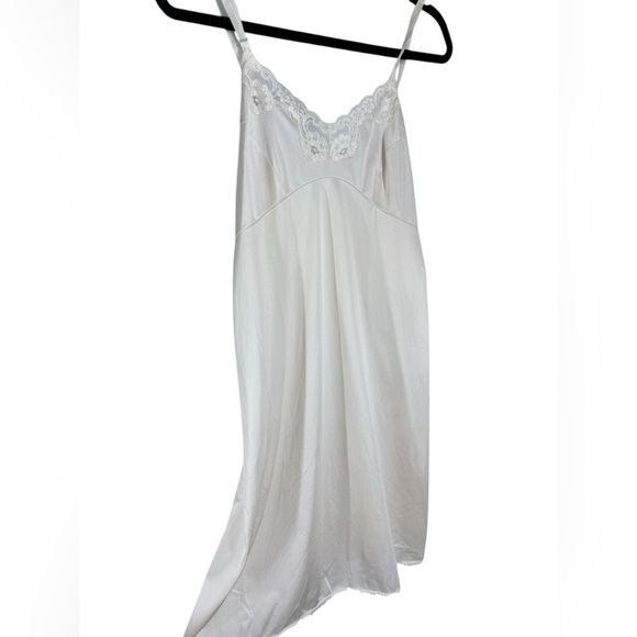 Vintage one piece slip with lace size 38. Union made cream color Adonna - Picture 1 of 5